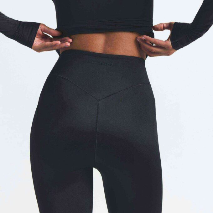 NikeSKIMS SHINE BONTED WAIST 26″ LEGGING NikeSKIMS SHINE BONTED WAIST 26″ LEGGING