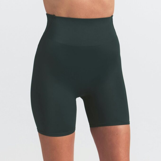 NikeSKIMS SHINE BONTED WAIST 5″ BIKERSHORT NikeSKIMS SHINE BONTED WAIST 5″ BIKERSHORT