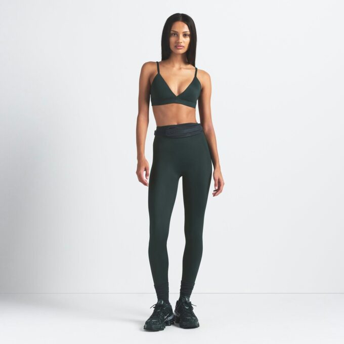 NikeSKIMS SHINE TRIANGLE BH NikeSKIMS SHINE TRIANGLE BH