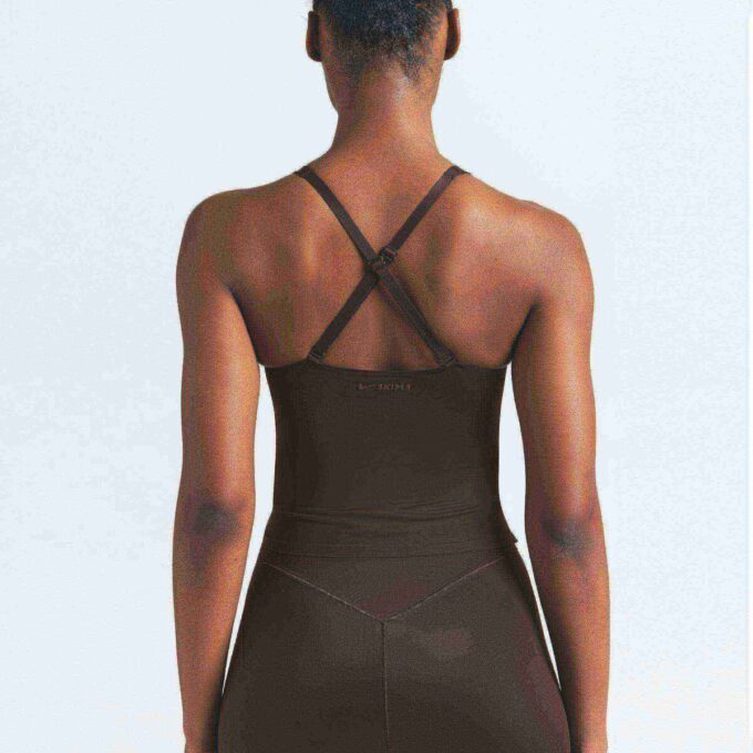 NikeSKIMS SHINE V-Ausschnitt Tanktop NikeSKIMS SHINE V-Ausschnitt Tanktop