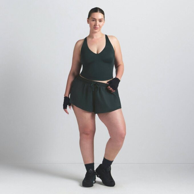 NikeSKIMS SHINE V-Ausschnitt Tanktop NikeSKIMS SHINE V-Ausschnitt Tanktop