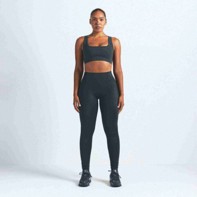 NikeSKIMS VINTAGE NAHTLOSER RUDER-AUSSCHNITT-BH NikeSKIMS VINTAGE NAHTLOSER RUDER-AUSSCHNITT-BH