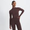 NikeSKIMS VINTAGE NAHTLOSES MOCK NECK CROP TOP NikeSKIMS VINTAGE NAHTLOSES MOCK NECK CROP TOP
