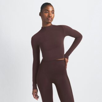 NikeSKIMS VINTAGE NAHTLOSES MOCK NECK CROP TOP