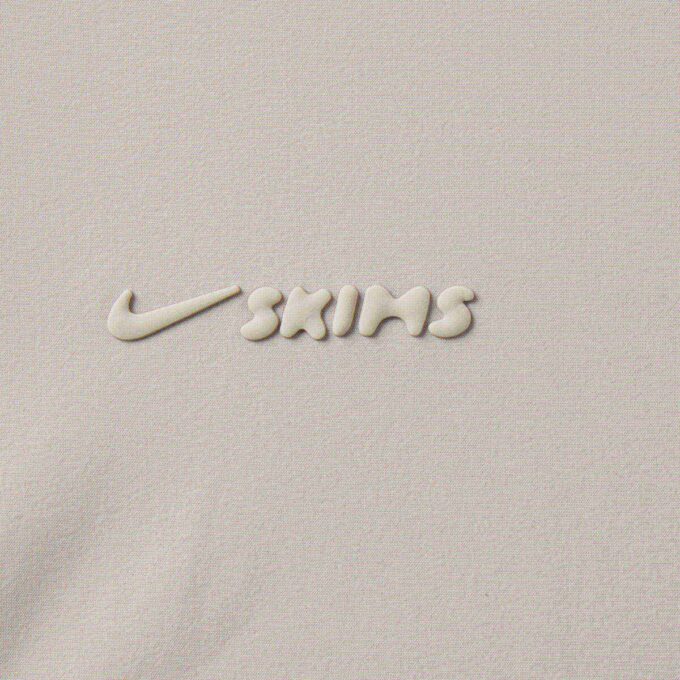 NikeSKIMS WOVEN NYLON 2.5″ RUNNER SHORT NikeSKIMS WOVEN NYLON 2.5″ RUNNER SHORT