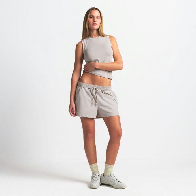 NikeSKIMS WOVEN NYLON 5″ TRACKSHORT NikeSKIMS WOVEN NYLON 5″ TRACKSHORT