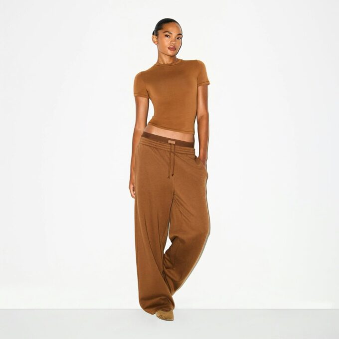 Oversize-Hose aus Baumwollfleece mit doppeltem Bund Oversize-Hose aus Baumwollfleece mit doppeltem Bund