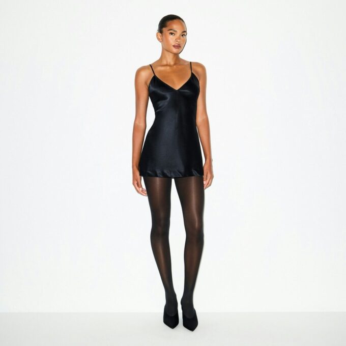 SCHWERES SATIN-CAMI-MINIKLEID