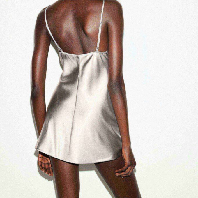 SCHWERES SATIN-CAMI-MINIKLEID