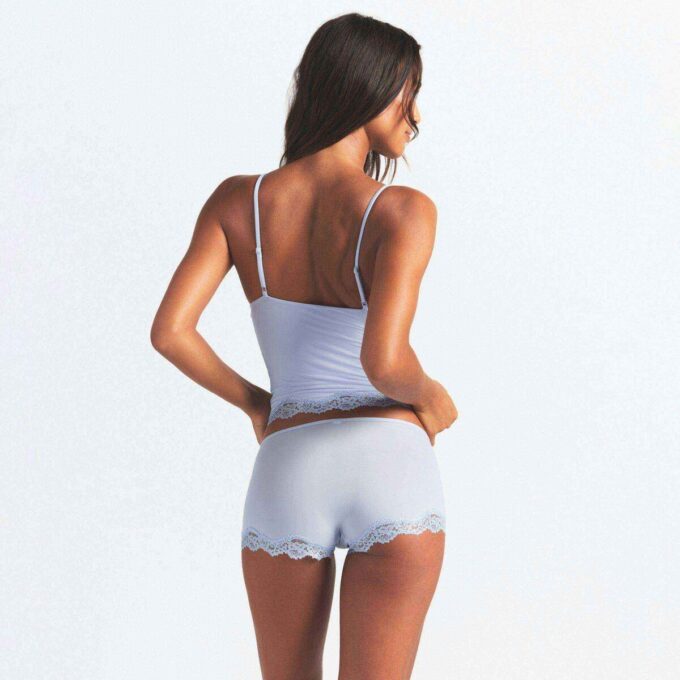 Set aus Spitzen-Dreieck-Top und Shorts – für jede Figur geeignet Set aus Spitzen-Dreieck-Top und Shorts – für jede Figur geeignet