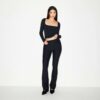 SKIMS BODY HOCHGESCHNITTENE AUSGESTELLTE HOSE SKIMS BODY HOCHGESCHNITTENE AUSGESTELLTE HOSE