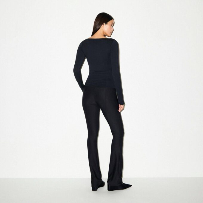 SKIMS BODY HOCHGESCHNITTENE AUSGESTELLTE HOSE SKIMS BODY HOCHGESCHNITTENE AUSGESTELLTE HOSE