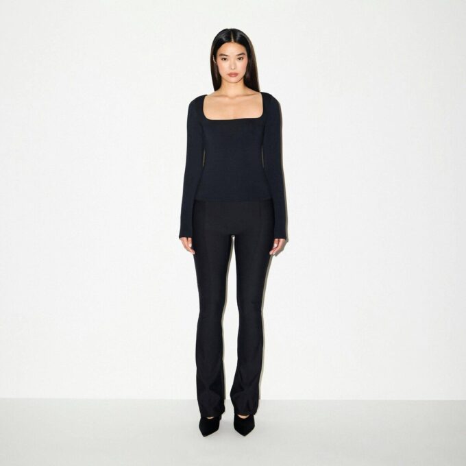 SKIMS BODY HOCHGESCHNITTENE AUSGESTELLTE HOSE SKIMS BODY HOCHGESCHNITTENE AUSGESTELLTE HOSE