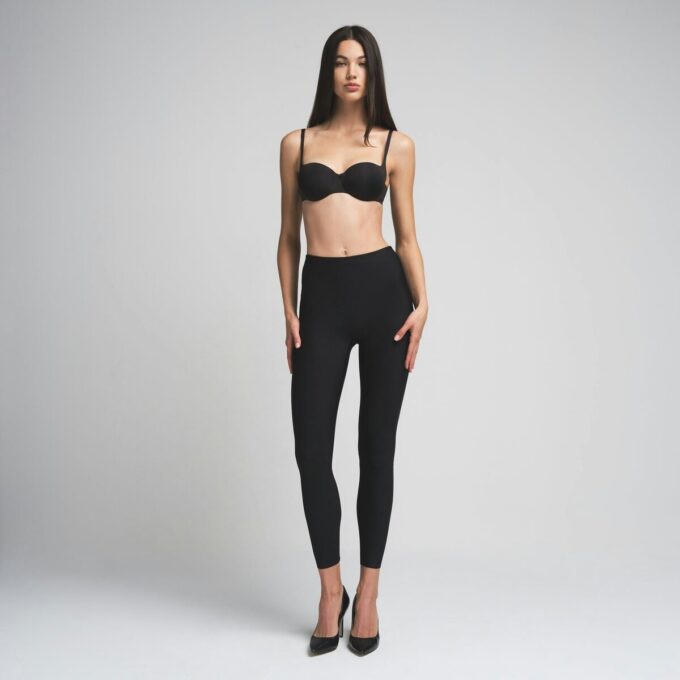 SKIMS BODY PO-VERBESSERNDE GEPOLSTERTE LEGGINGS SKIMS BODY PO-VERBESSERNDE GEPOLSTERTE LEGGINGS