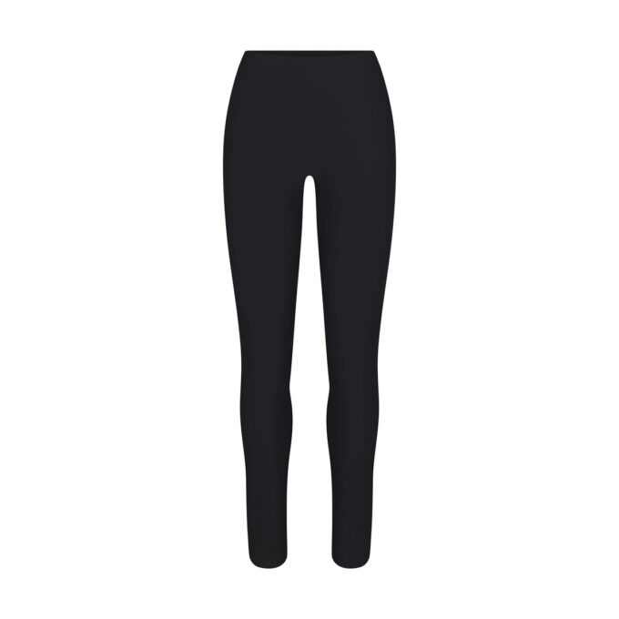 SKIMS BODY PO-VERBESSERNDE GEPOLSTERTE LEGGINGS SKIMS BODY PO-VERBESSERNDE GEPOLSTERTE LEGGINGS