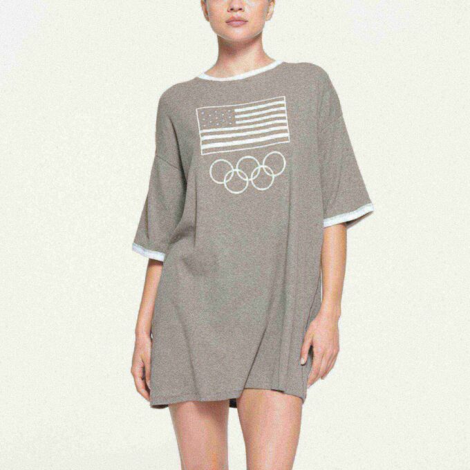 SKIMS FÜR TEAM USA BAUMWOLL-RIPPEN-OLYMPIA-T-SHIRT-MINIKLEID SKIMS FÜR TEAM USA BAUMWOLL-RIPPEN-OLYMPIA-T-SHIRT-MINIKLEID