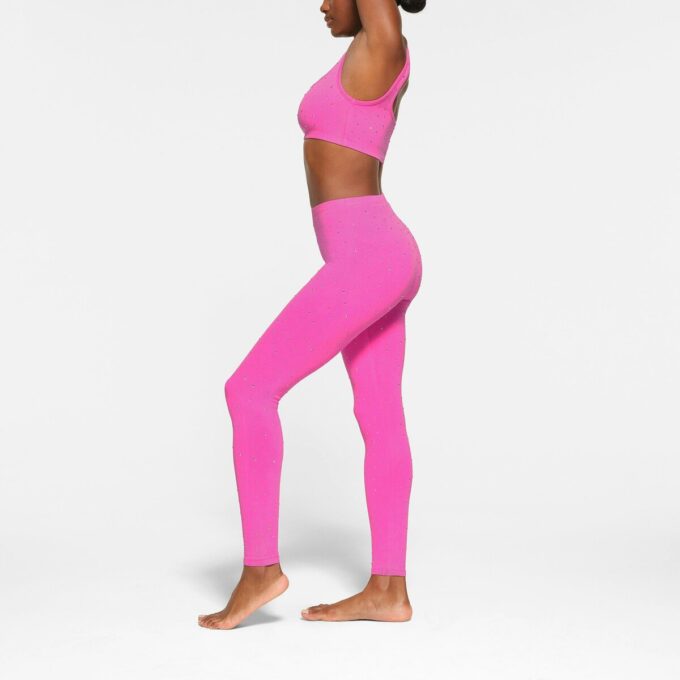STRASS-LEGGINGS FÜR DEN FREIEN STRASS-LEGGINGS FÜR DEN FREIEN