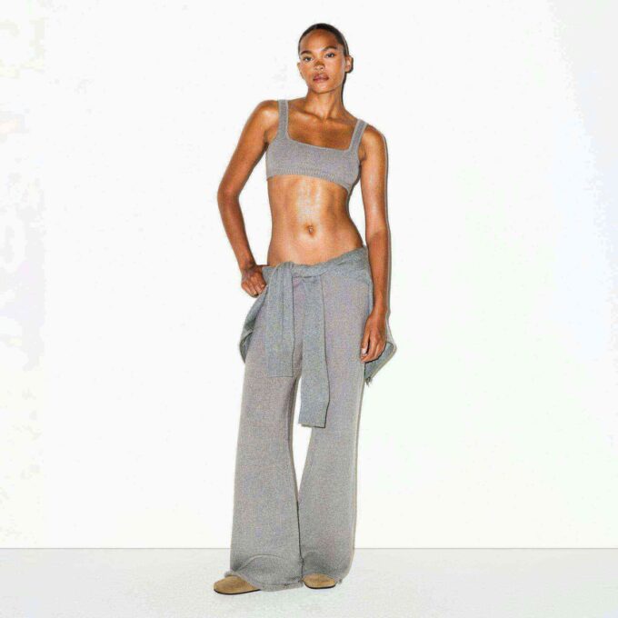STRICK-BRALETTE MIT STRICKVERKLEIDUNG