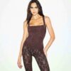 Tanktop mit glatten Lagen und eckigem Halsausschnitt Tanktop mit glatten Lagen und eckigem Halsausschnitt