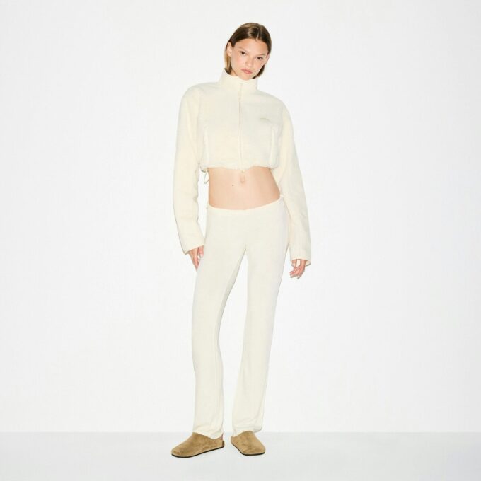 Teddy-Kurze Jacke mit Trichterkragen Teddy-Kurze Jacke mit Trichterkragen