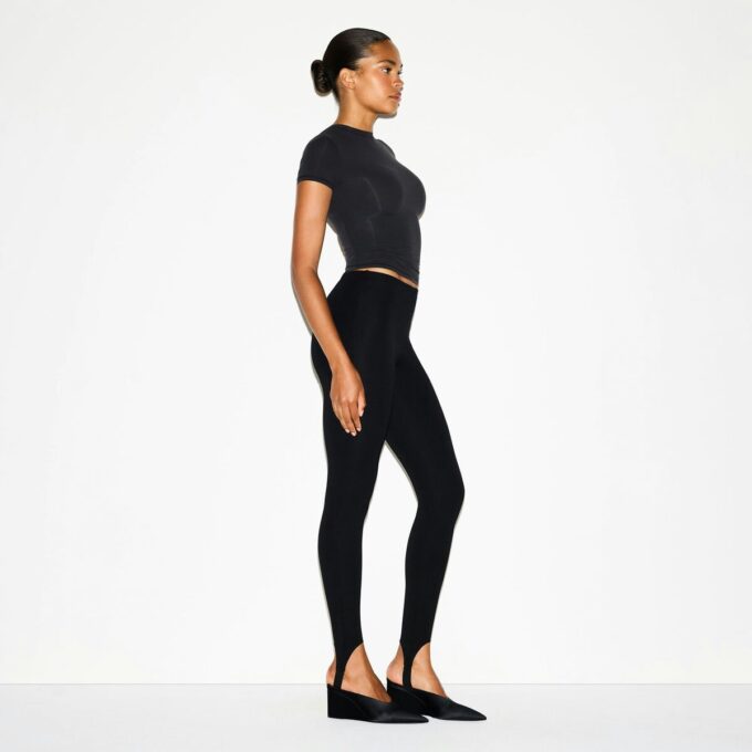THE ESSENTIAL COLLECTION HOCHGESCHNITTENE STEPPLEGGINGS THE ESSENTIAL COLLECTION HOCHGESCHNITTENE STEPPLEGGINGS