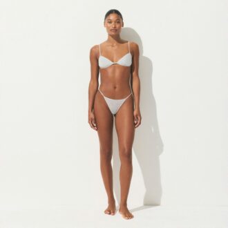 Transparenter, knapper Dreiecks-Bralette mit Rippen Transparenter, knapper Dreiecks-Bralette mit Rippen