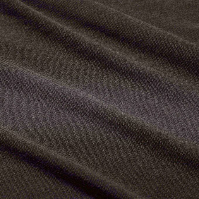 Transparentes Modal-Langarmkleid mit V-Ausschnitt Transparentes Modal-Langarmkleid mit V-Ausschnitt